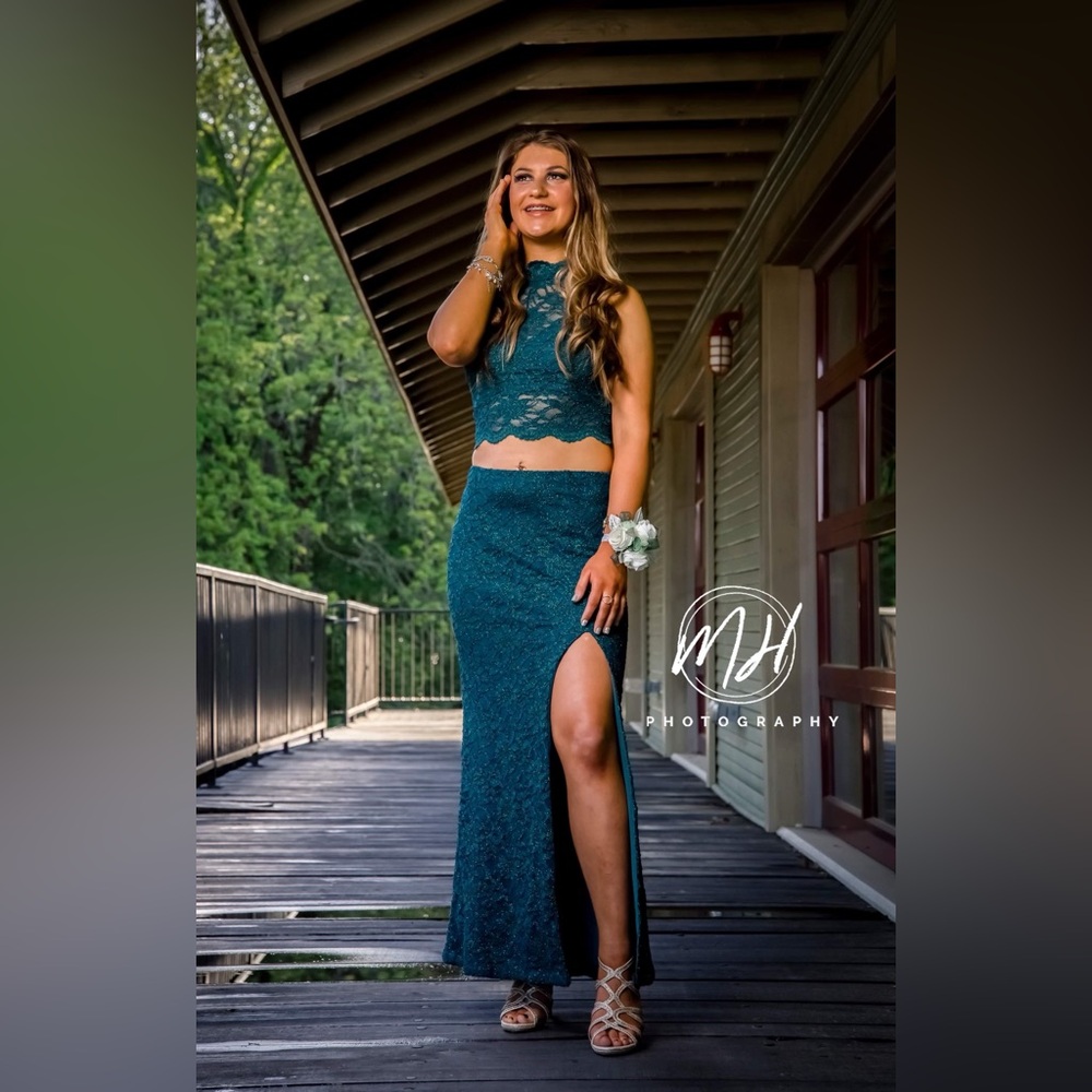 Blue prom dress more like teal!! Two piece, it’s very comfy and very stretchable